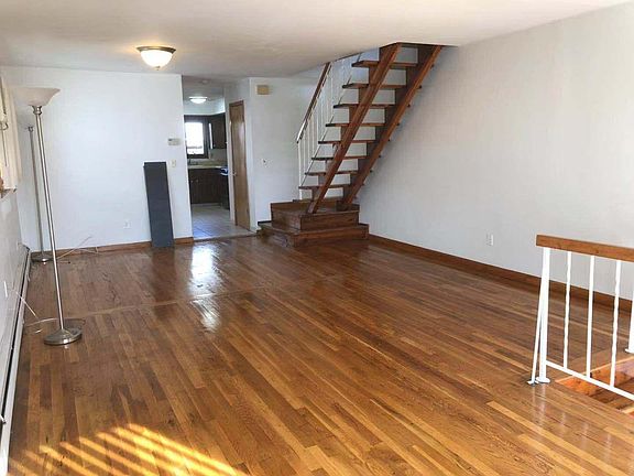 2nd image of 387 Travis Ave