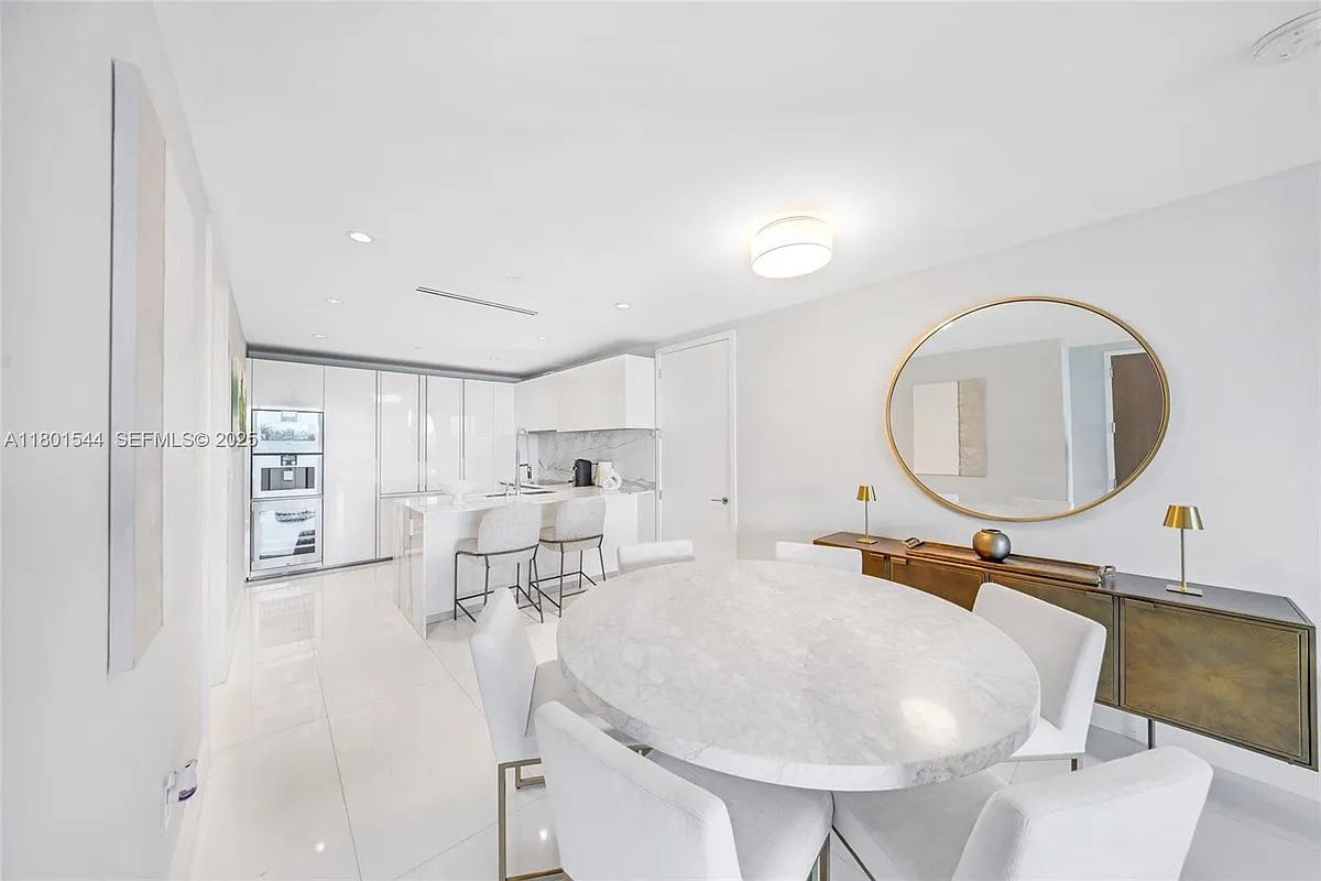 Building Photo - 10201 Collins Ave #305