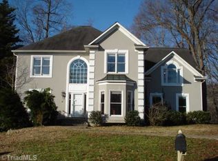 6 Chestnut Bluffs Ct, Greensboro, NC 27407