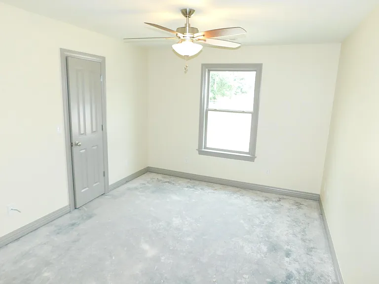 3306 N Hughmount Rd — Photo 12