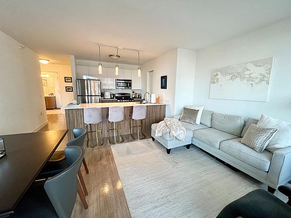 4th image of 400 N Canal St #1410