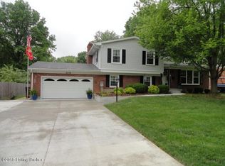 8008 Troutwood Ct, Louisville, KY 40291