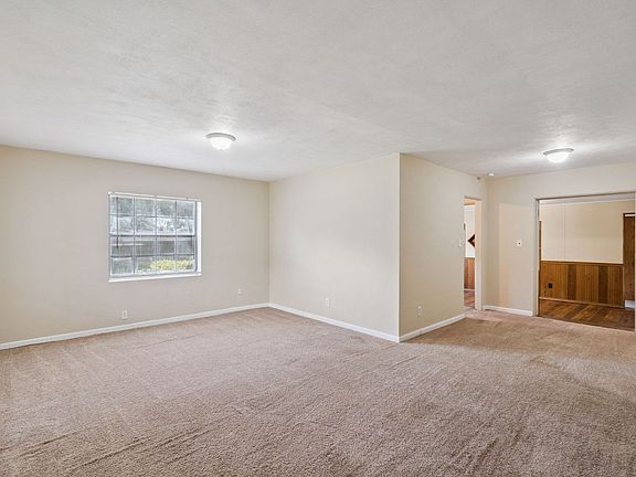 3rd image of 2028 Albert Lee Pkwy