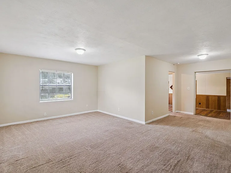 2028 Albert Lee Pkwy — Photo 3