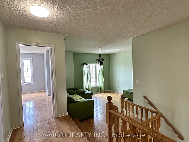 61 Crannyfield Dr — Photo 8