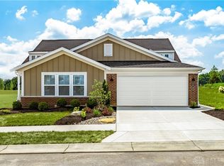 819 Hunters Run Dr, Brookville, OH 45309