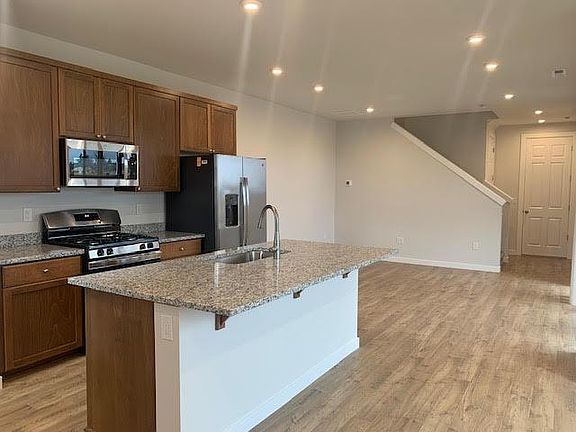 4th image of 7985 Roaring Ln