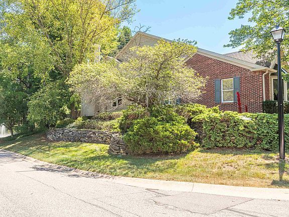 4th image of 3152 S Coppertree Dr