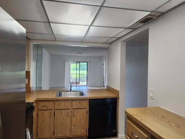 880 NE 207th Ter, Miami, FL