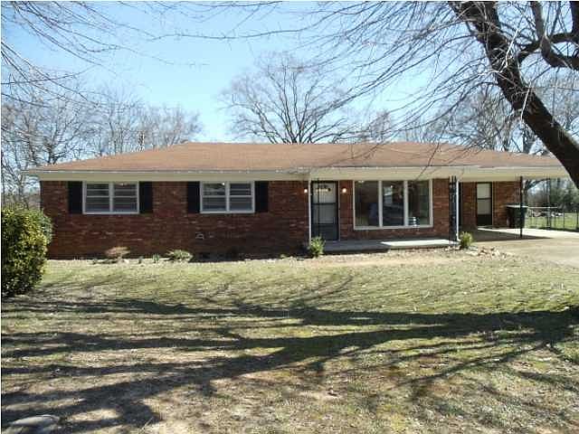1st image of 403 E Lakeside Dr