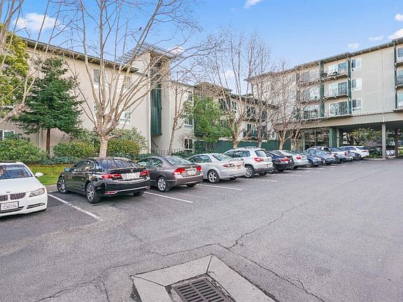 5th image of 800 N Delaware St APT 209