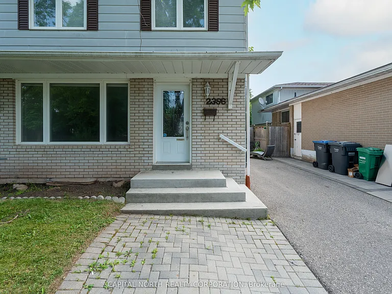 2396 Barcella Cres — Photo 2