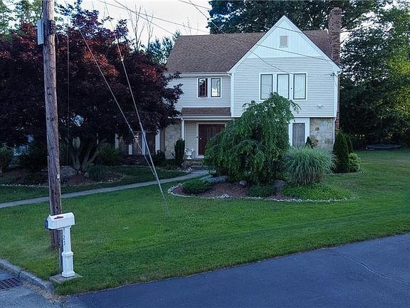 4th image of 18 Ann Ct