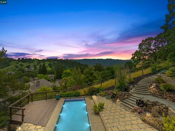 207 Dorchester Ln, Alamo, CA 94507