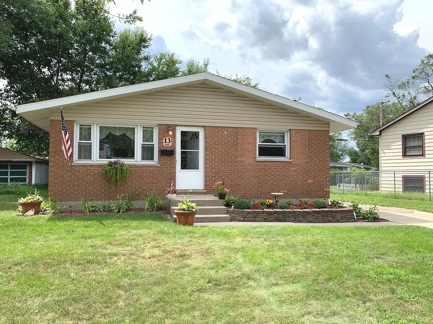 13 Arapaho Dr photo 1