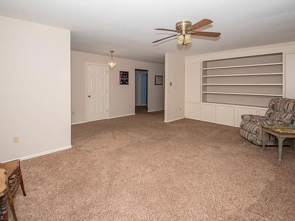 4th image of 861 Superior Ave