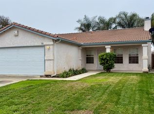 945 Don Medico Dr, Hanford, CA 93230