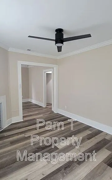 16 Helmken St — Photo 26