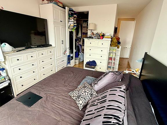 4th image of 300 E 93rd St APT 39
