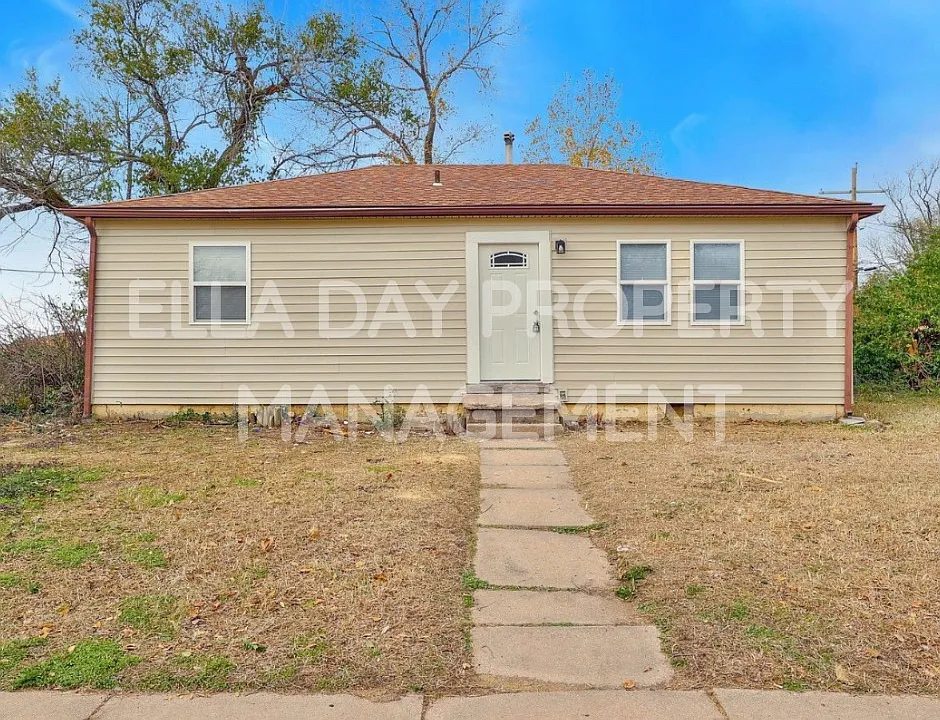 2505 N Chautauqua Ave