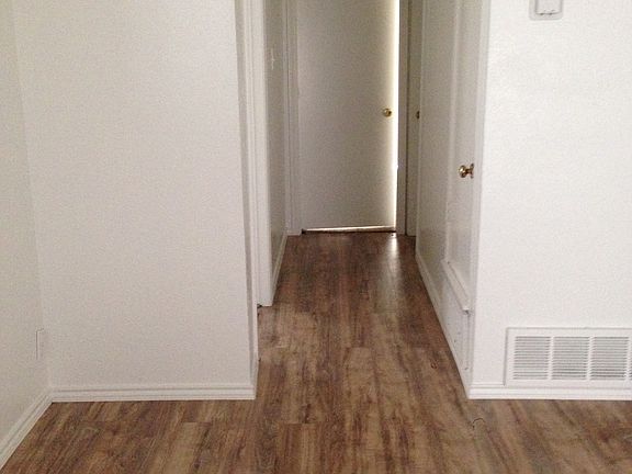 5th image of 718 Lariat Ln APT A