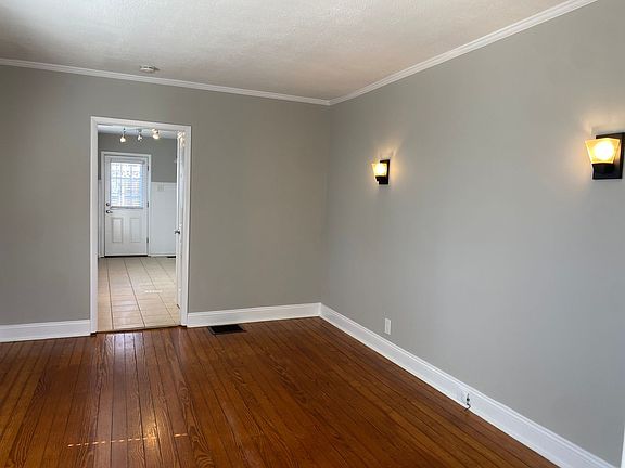 3rd image of 2605 Valley Ave