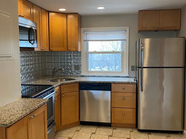 30 Parker St APT 6, Quincy, MA 02169