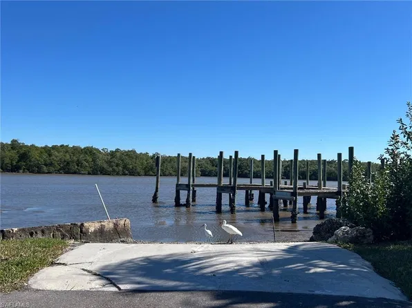 202 Broadway AVE E #418, EVERGLADES CITY, FL 34139
