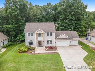 2311 N Hilltop Dr, Muskegon, MI