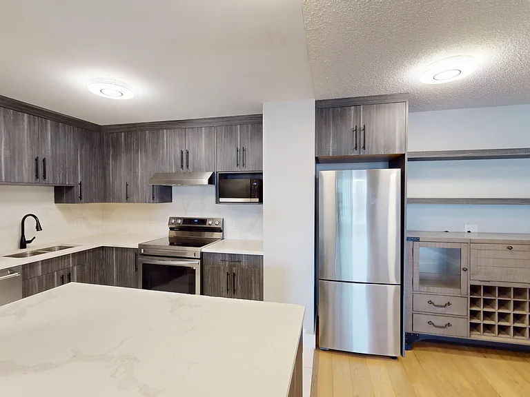 1001 13th Ave SW #940 — Photo 1