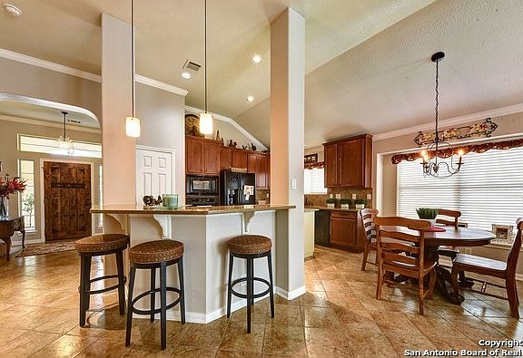 5th image of 19526 Highgrove Ln