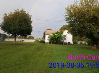 111 State St, Haw River, NC 27258