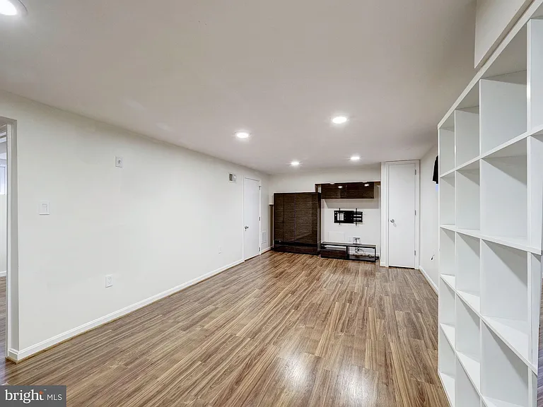 5208 Glenwood Rd — Photo 36