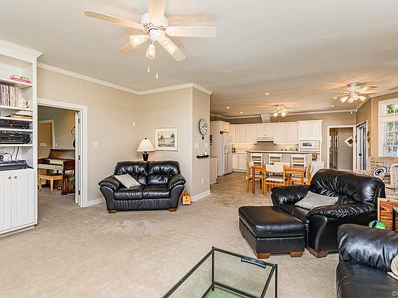 5th image of 8985 Kings Charter Dr