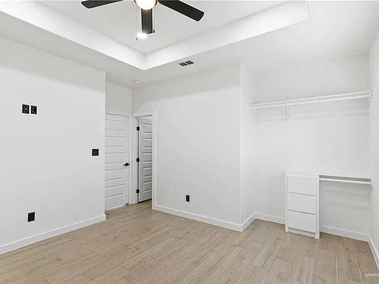 823 Abby St #3 — Photo 11