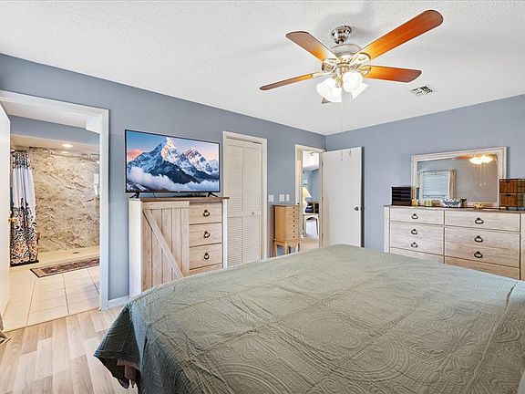 5th image of 8166 Winding Oak Ln