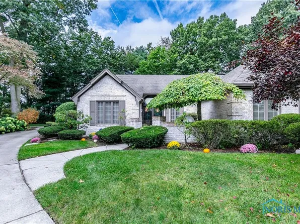 2715 Pine Knoll Dr #2715, Toledo, OH 43617