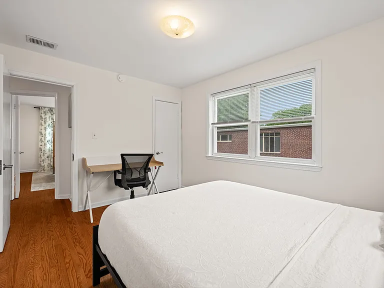 139 Hawaii Ave NE — Photo 11