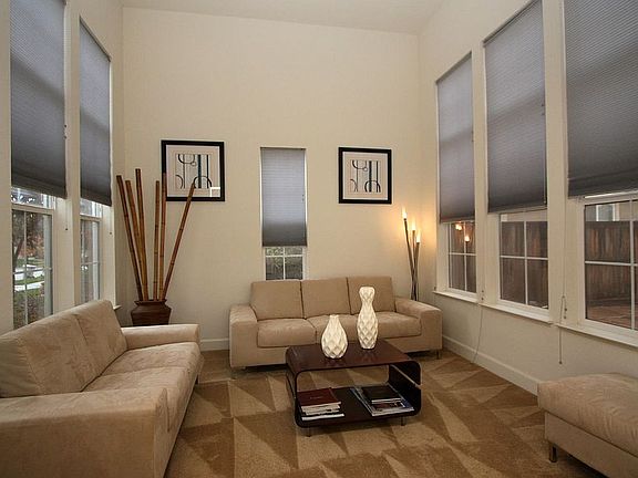 4th image of 1542 Parkway Dr