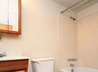 2000 W Jesse James Rd APT 144, Excelsior Springs, MO 64024