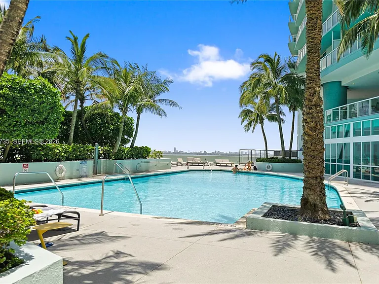 1900 N Bayshore Dr #715 — Photo 48