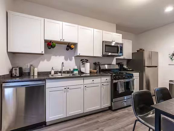 4th image of 2207 Carey Way