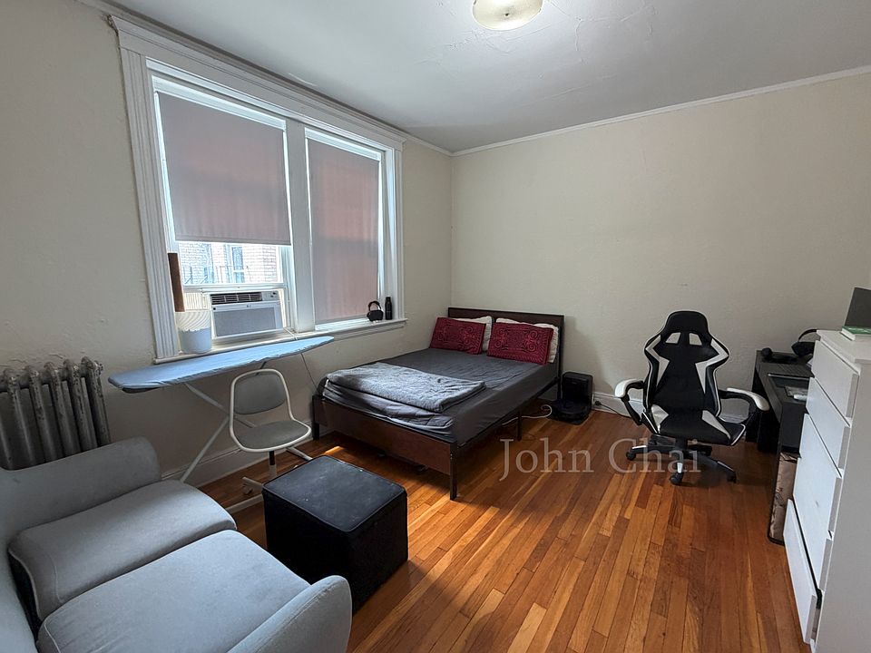 1st image of 1820 Commonwealth Ave APT 11