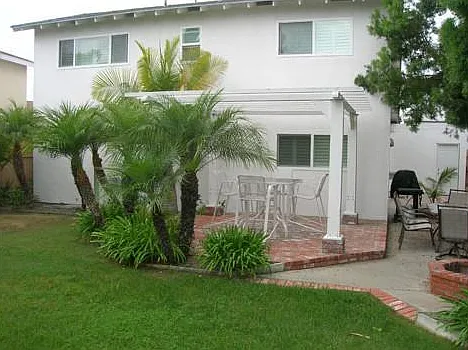 5 bed, 1648 sqft, $5,995 — Photo 2