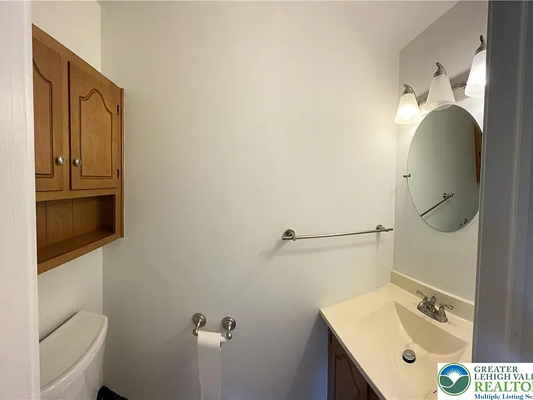 4053 Vaughn Ter — Photo 16