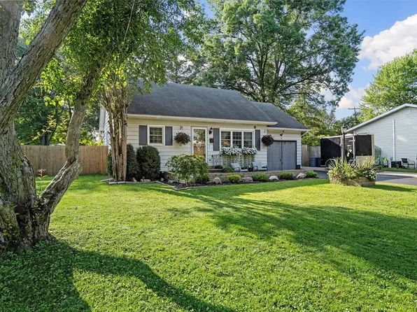 2 Dominica Ct, Utica, NY 13502