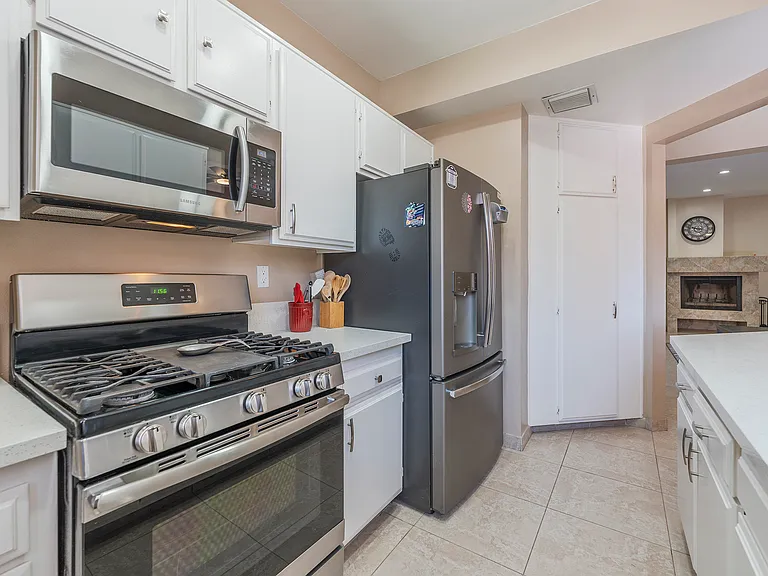 7211 Cozycroft Ave #1-23 — Photo 9