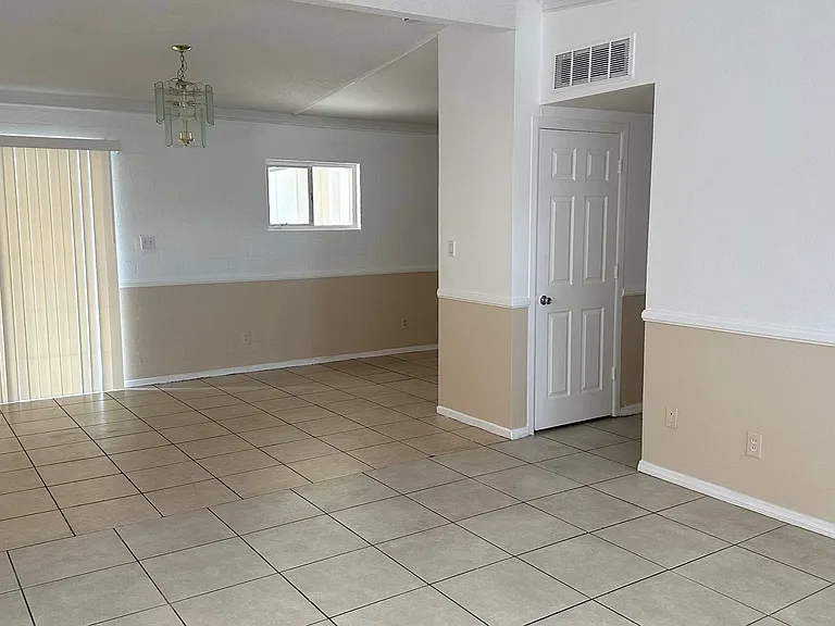 901 Elko Way — Photo 23