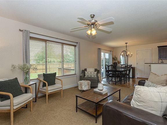 2nd image of 1745 SE Greentree Dr