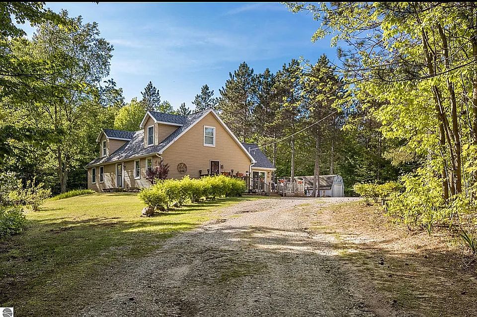 1st image of 7488 Traverse Rd